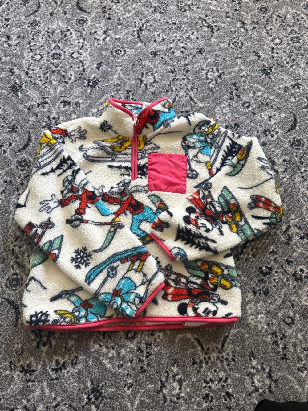 Disney Women’s Mickey Mouse And Friends Skiing  Fleece Pullover XS New